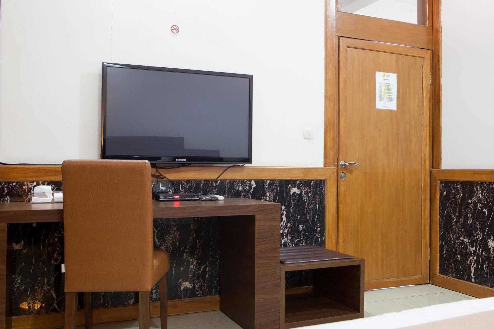 Reddoorz Plus @ Hegarmanah Μπαντούνγκ Εξωτερικό φωτογραφία